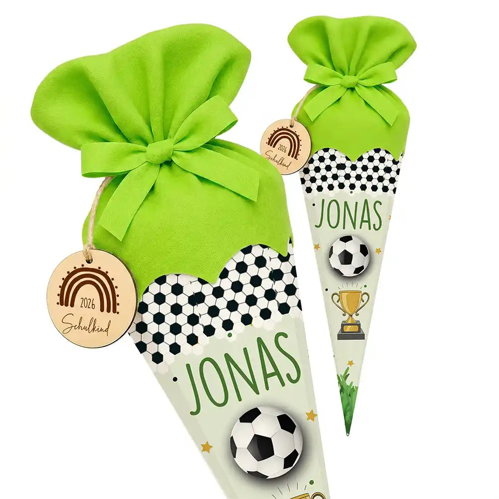 Schultüte personalisiert mit Name Fußball Pokal – Seitenansicht mit Lasergravur-Detail