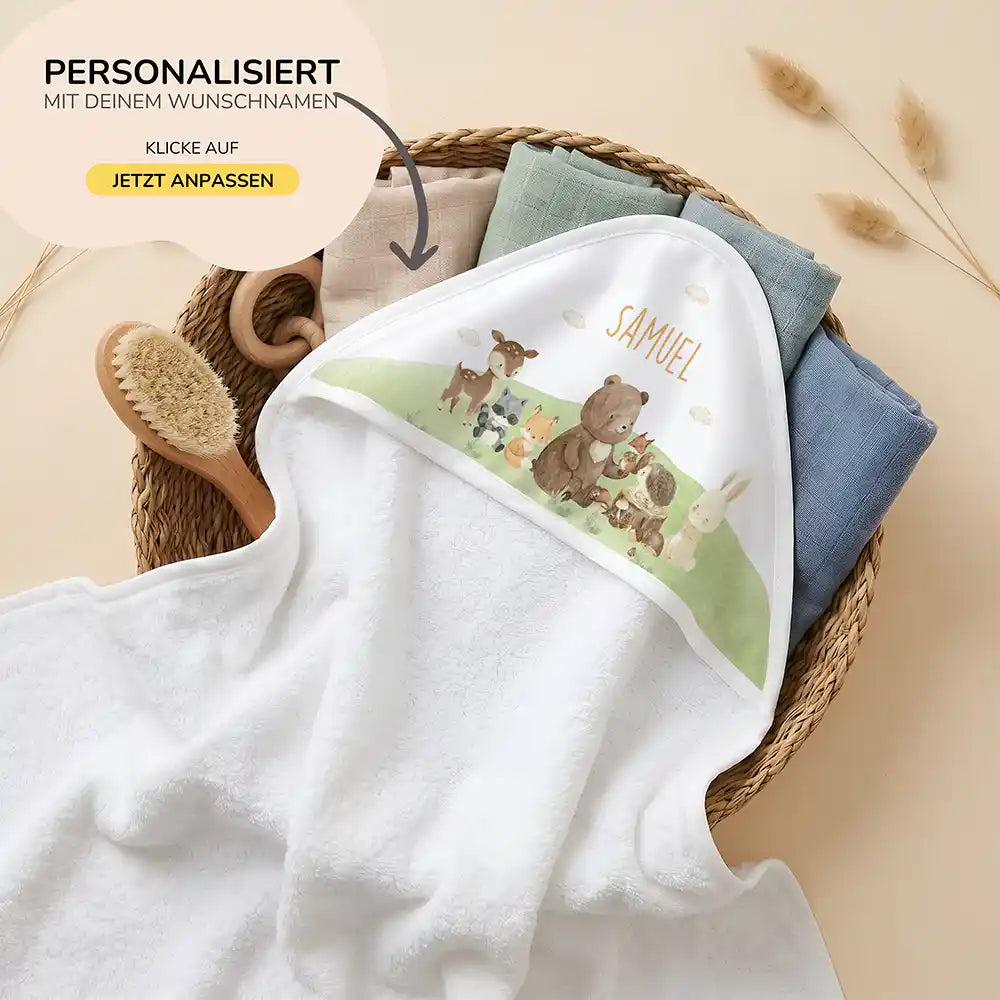 Personalisiertes Kapuzenhandtuch Baby Waldfreunde Hügel – 80×80 cm Frottee mit Wunschname