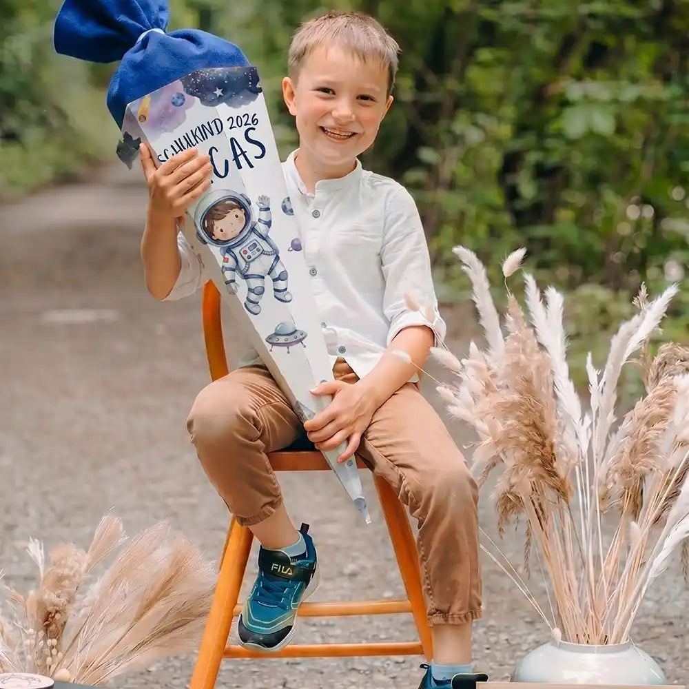 Schultüte personalisiert mit Name Astronaut Weltall – Junge-Lifestyle zur Einschulung