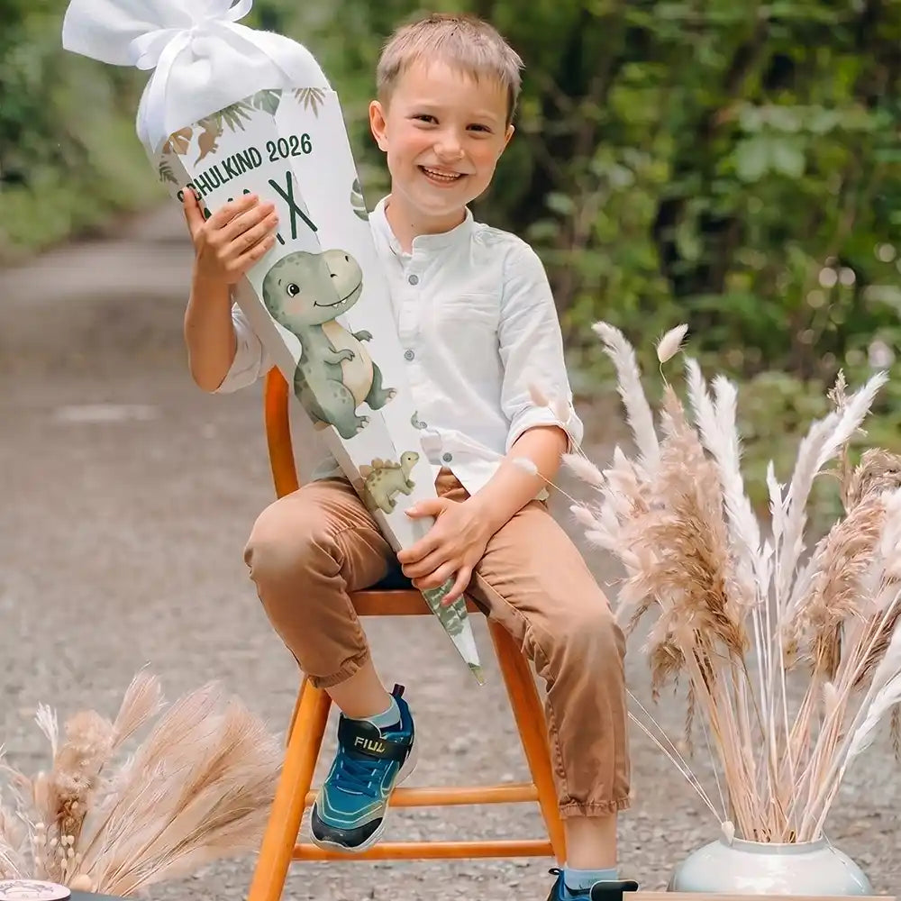 Schultüte personalisiert mit Name T-Rex Dinosaurier – Junge-Lifestyle zur Einschulung