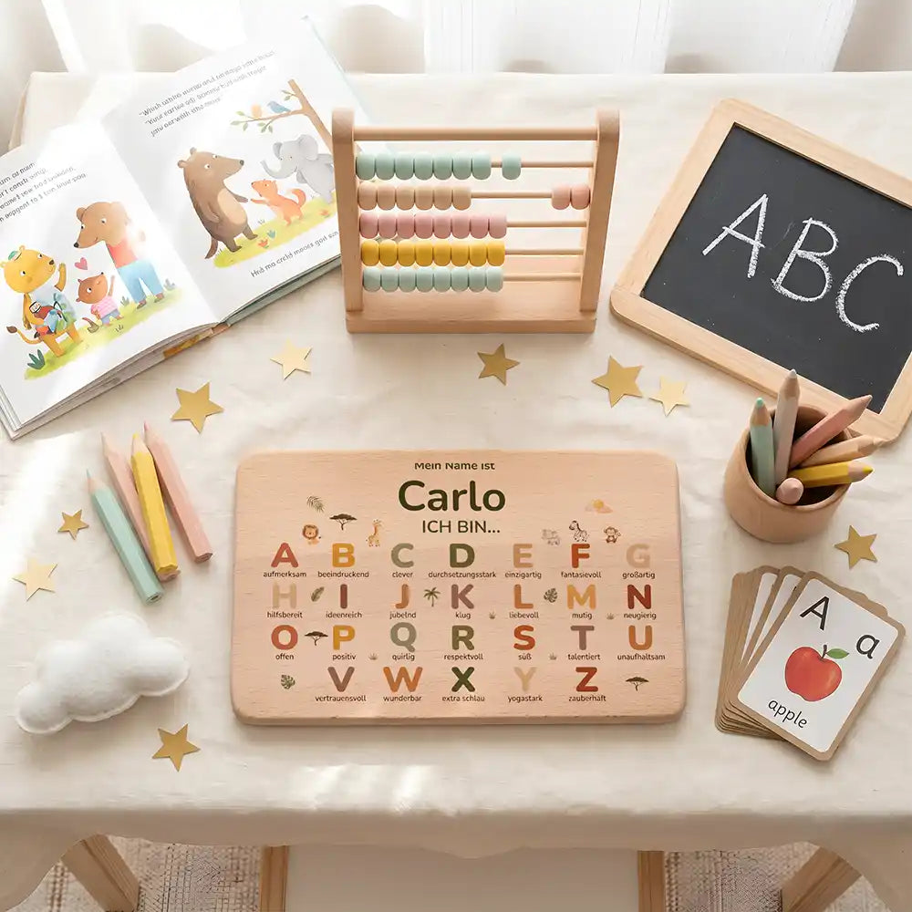 ABC Brettchen Kinder personalisiert Sterne klassisch – ABC-Lernen am Schreibtisch