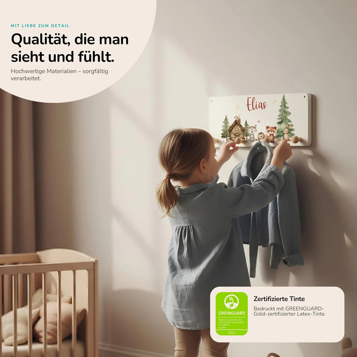 Kindergarderobe Holz personalisiert - fröhliche Waldtiere