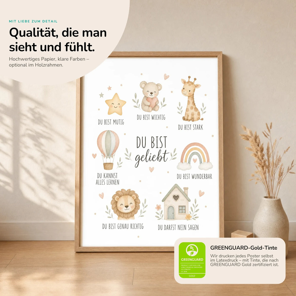 Kinderposter âCollage Du bist geliebtâ im Holzrahmen auf dem Regal â Poster mit SprĂŒchen fĂŒrs Kinderzimmer