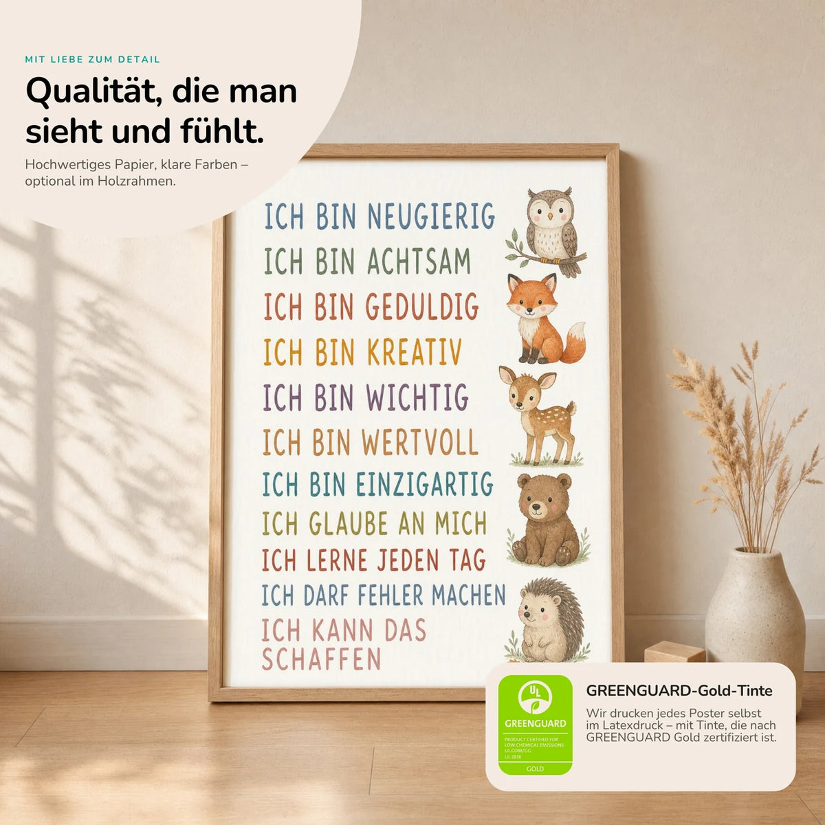 Kinderposter „Waldtiere“ im Holzrahmen auf dem Regal – Poster mit Sprüchen fürs Kinderzimmer