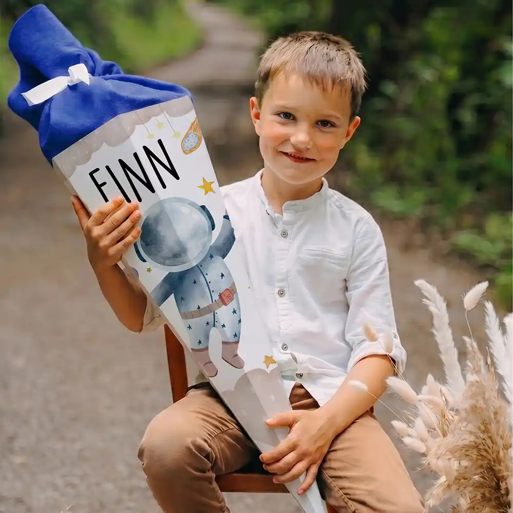 Schultüte personalisiert mit Name Astronaut – Junge-Lifestyle am Waldweg