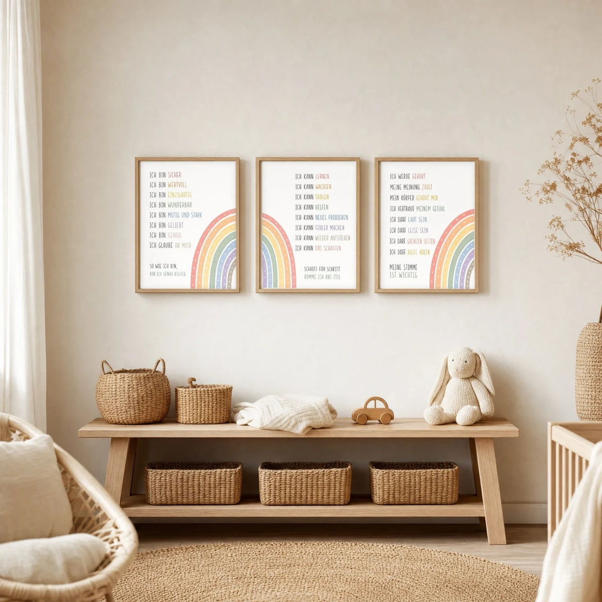 Kinderzimmer Deko: Affirmationsposter âMinimal Ich kannâ zusammen mit weiteren Motiven an der Wand