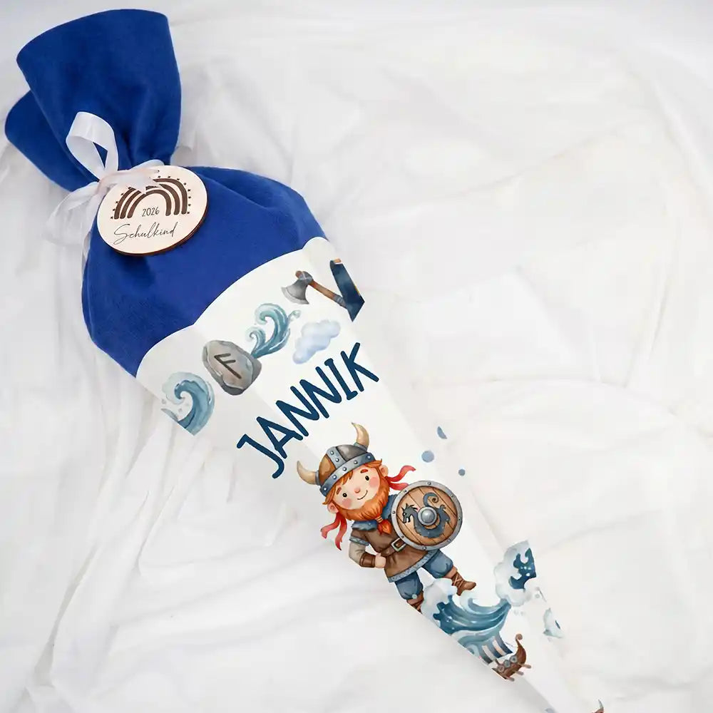 Schultüte personalisiert mit Name Wikinger – Liegend mit Filzverschluss und Schleife
