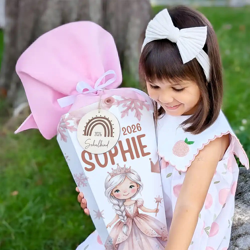 Schultüte personalisiert mit Name Prinzessin Eiswald – Mädchen-Lifestyle in eckiger Komposition