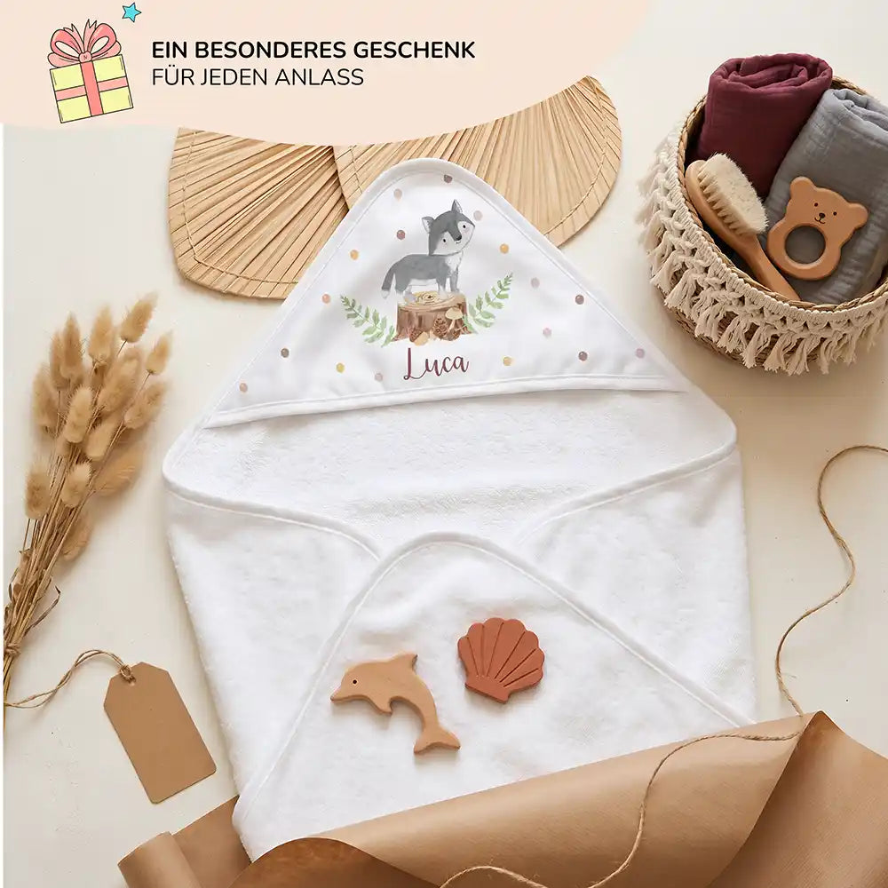 Personalisiertes Kapuzenhandtuch Baby Wolf Wald â Geschenk-Komposition Boho-Flatlay