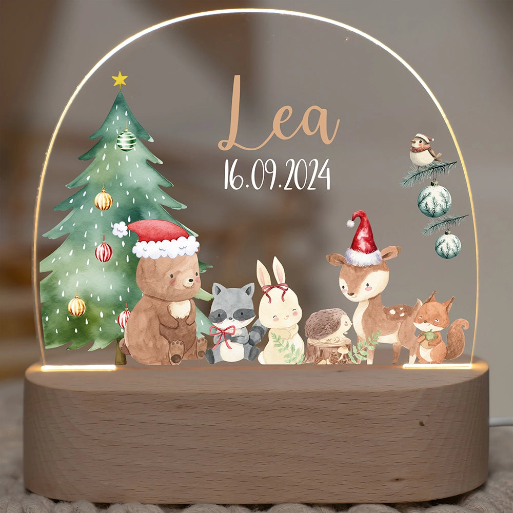 Nachtlicht mit Namen und Motiv Weihnachten – Wunschname und Datum auf Acrylglas, eingeschaltet