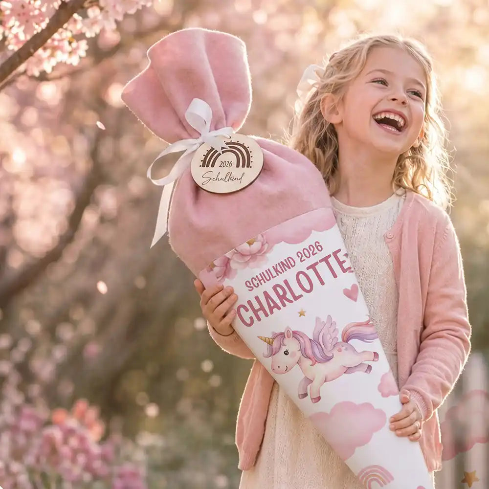Schultüte personalisiert mit Name Pegasus Einhorn – Mädchen-Lifestyle unter Kirschblüten