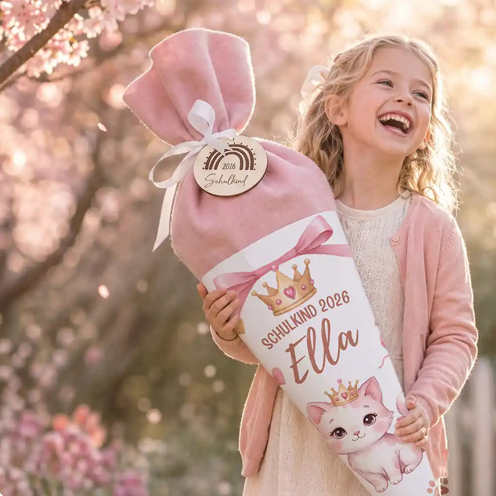 Schultüte personalisiert mit Name Katze mit Krone – Mädchen-Lifestyle unter Kirschblüten