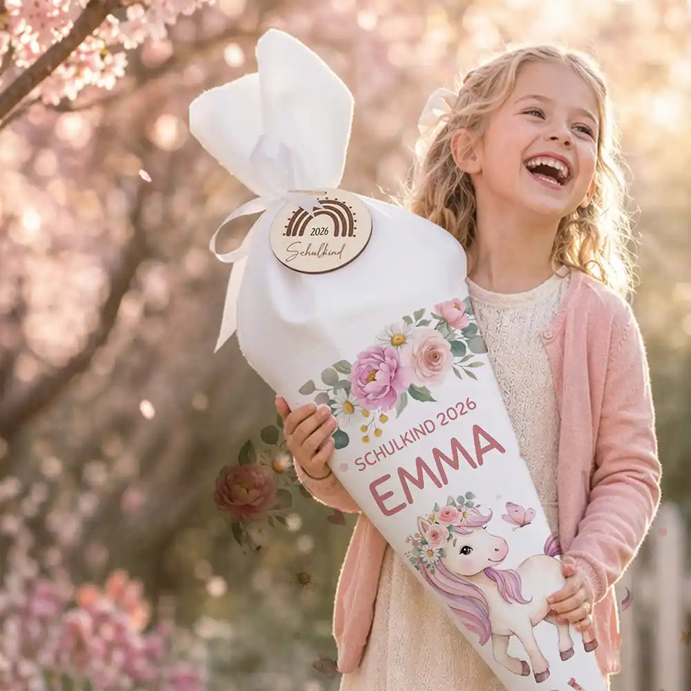 Schultüte personalisiert mit Name Pony mit Blumen – Mädchen-Lifestyle unter Kirschblüten
