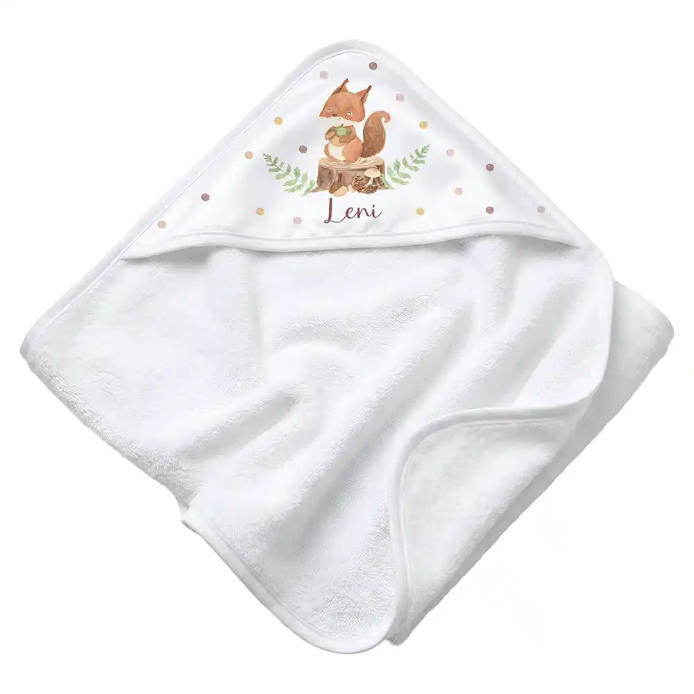 Personalisiertes Kapuzenhandtuch Baby Eichhörnchen Eichel – Rattan-Untergrund Produktdetail