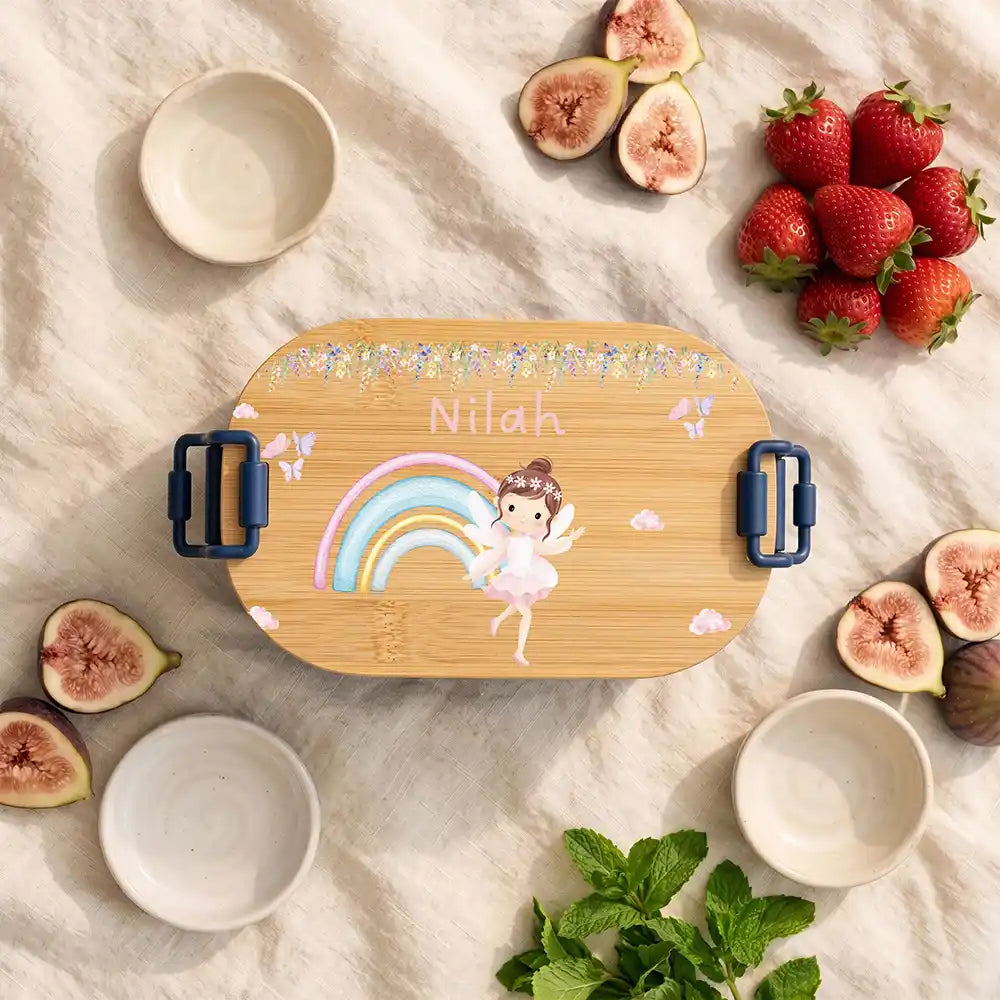Brotdose Kinder personalisiert Ballerina Regenbogen, Hauptbild navy in der Kita mit Wunschname