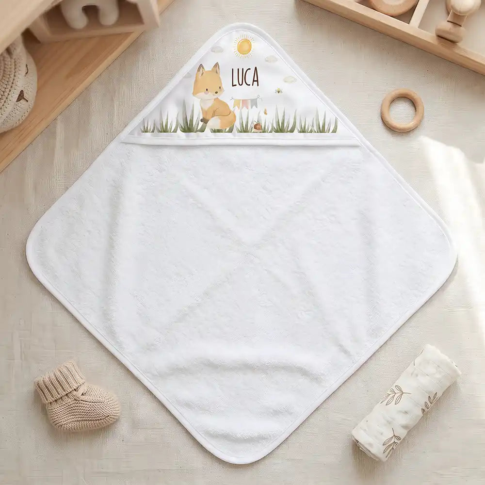 Personalisiertes Kapuzenhandtuch Baby Fuchs Wiese â Freisteller 80Ă80 cm Topdown