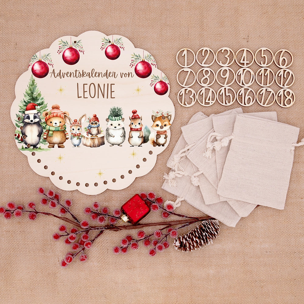 Personalisierter runder Adventskalender Kinder aus Holz - Kuschelige Winterfreunde