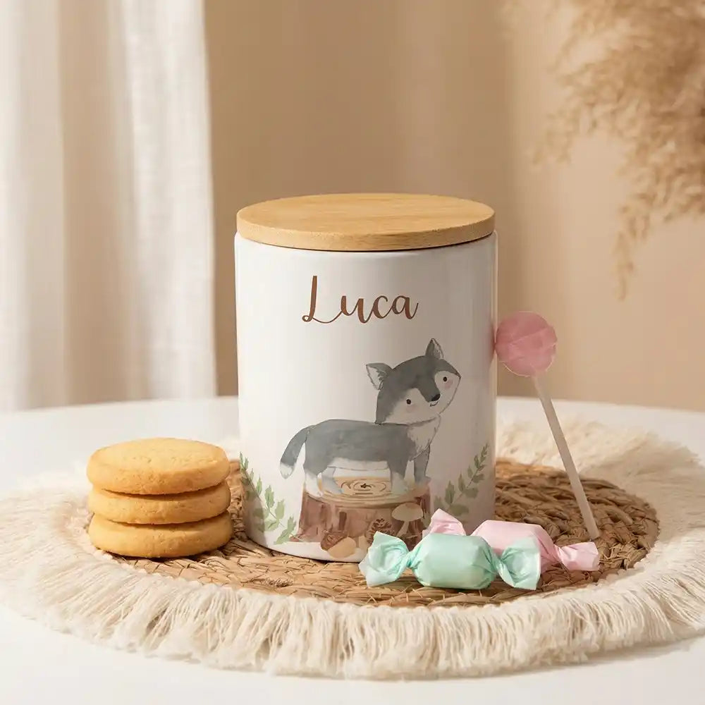 Personalisierte Keksdose Wolf Wald aus Keramik mit Bambusdeckel - Wunschname - kidsmuod.com