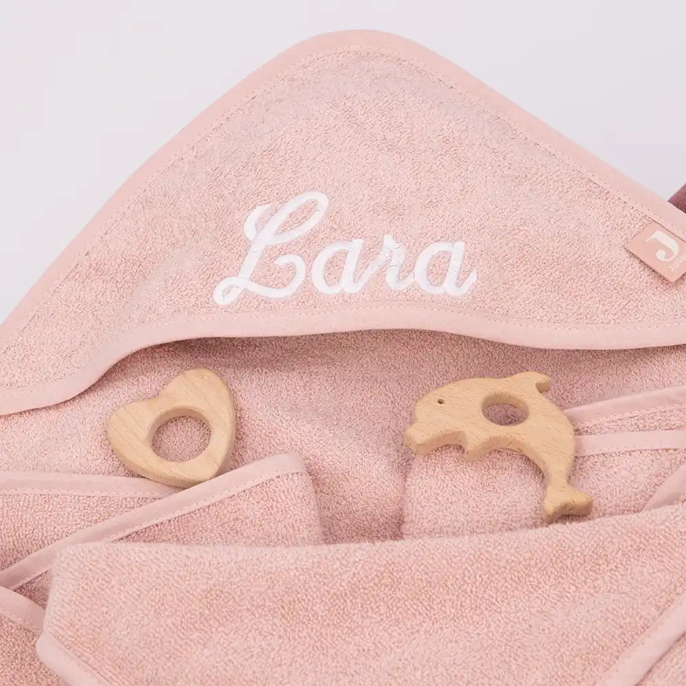 Kapuzenhandtuch Baby personalisiert in Rosé mit Namen.