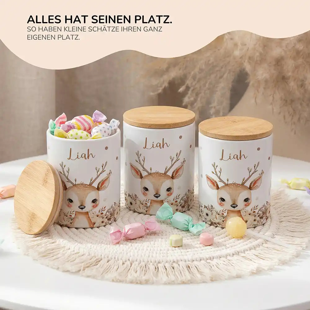 Lifestyle: Personalisierte Keksdose Rehkitz Zweige im Kinderzimmer
