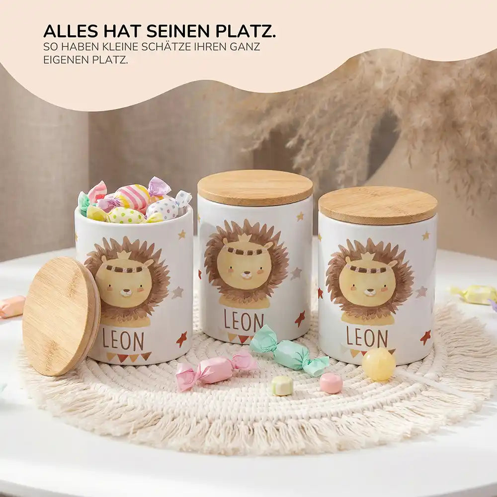 Lifestyle: Personalisierte Keksdose Löwe Boho im Kinderzimmer