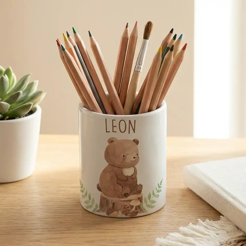 Personalisierter Stiftehalter Bär Wald - Keramik weiß-matt - Detailansicht