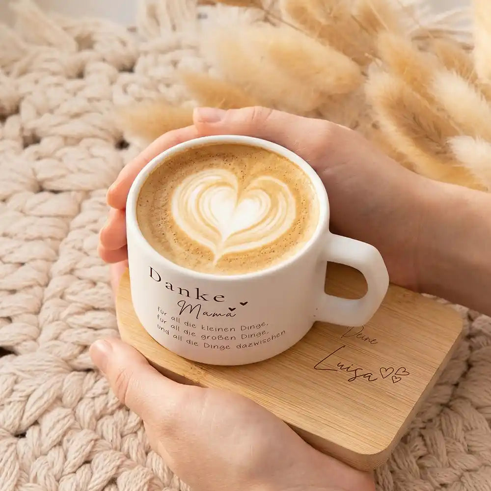 Muttertagsgeschenk personalisiert – Keramiktasse Danke Mama – kleine und große Dinge mit Bambus-Untersetzer