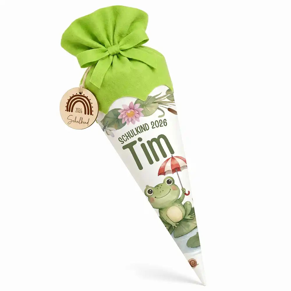 Schultüte personalisiert mit Name Frosch mit Schirm – Hauptbild mit Holzanhänger und grünem Filzverschluss