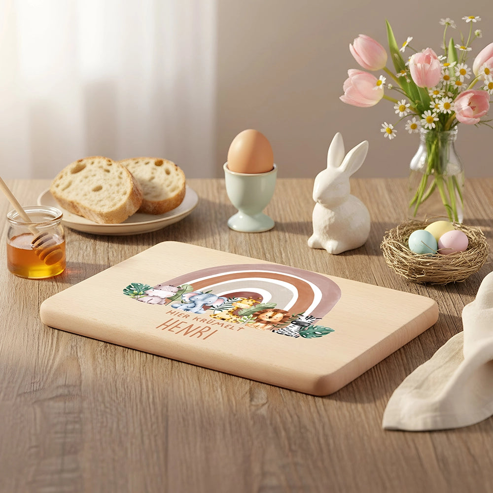 Frühstücksbrettchen Holz personalisiert - Tierfamilie unter Regenbogen