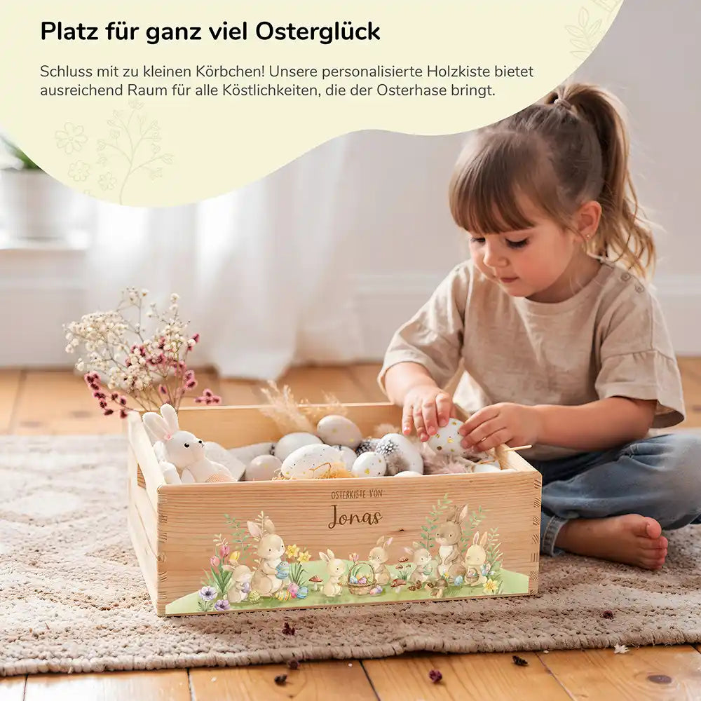 Osterkiste Holz personalisiert - Hasenfamilie im Wald