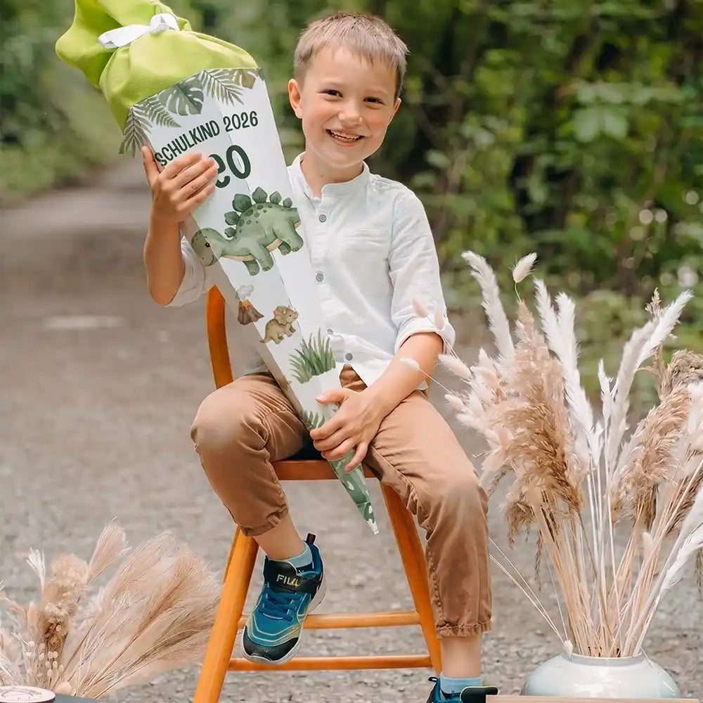 Schultüte personalisiert mit Name Dinosaurier – Junge-Lifestyle zur Einschulung