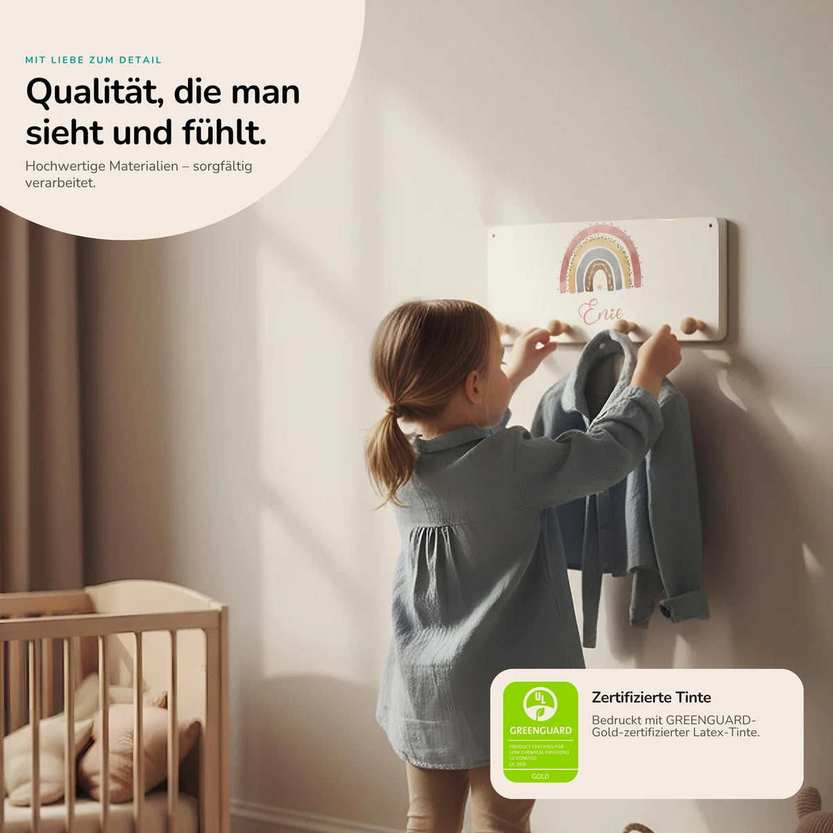 Kindergarderobe Holz personalisiert - Regenbogen