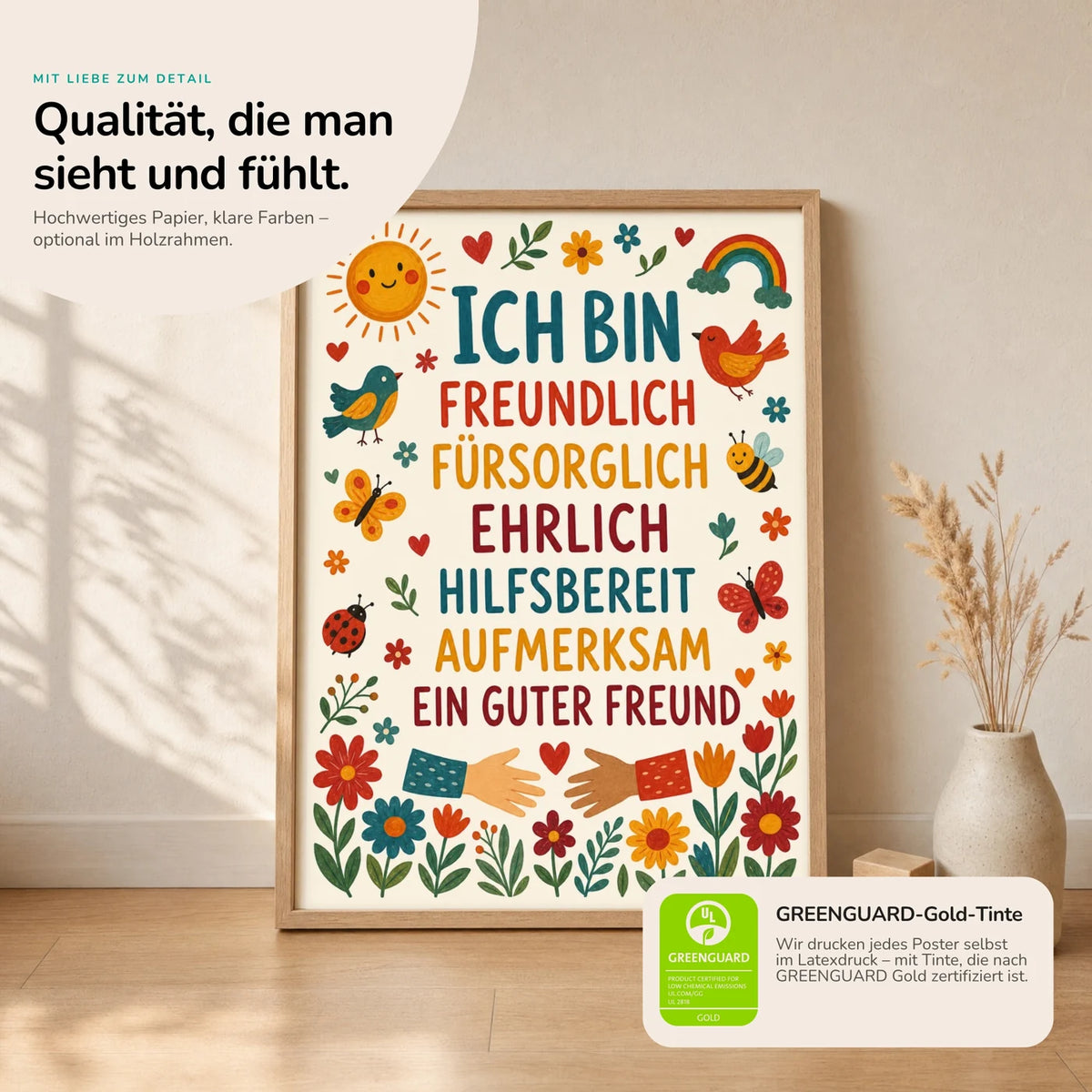 Kinderposter „Blumen Ich bin freundlich“ im Holzrahmen auf dem Regal – Poster mit Sprüchen fürs Kinderzimmer