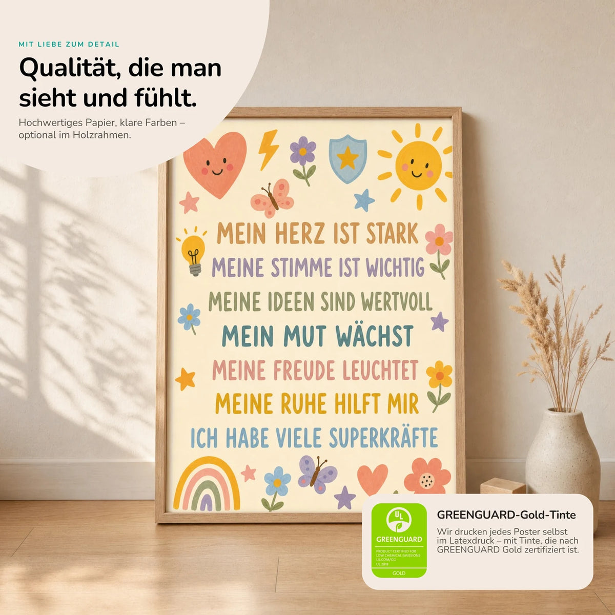 Kinderposter „Blumenwiese Superkräfte“ im Holzrahmen auf dem Regal – Poster mit Sprüchen fürs Kinderzimmer