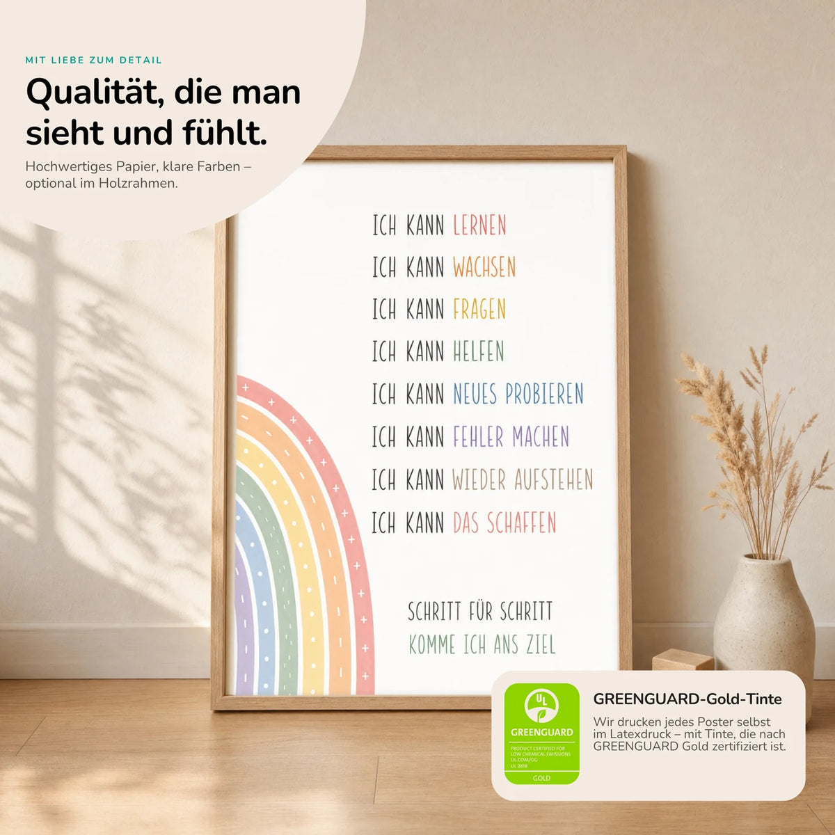 Kinderposter „Minimal Ich kann“ im Holzrahmen auf dem Regal – Poster mit Sprüchen fürs Kinderzimmer