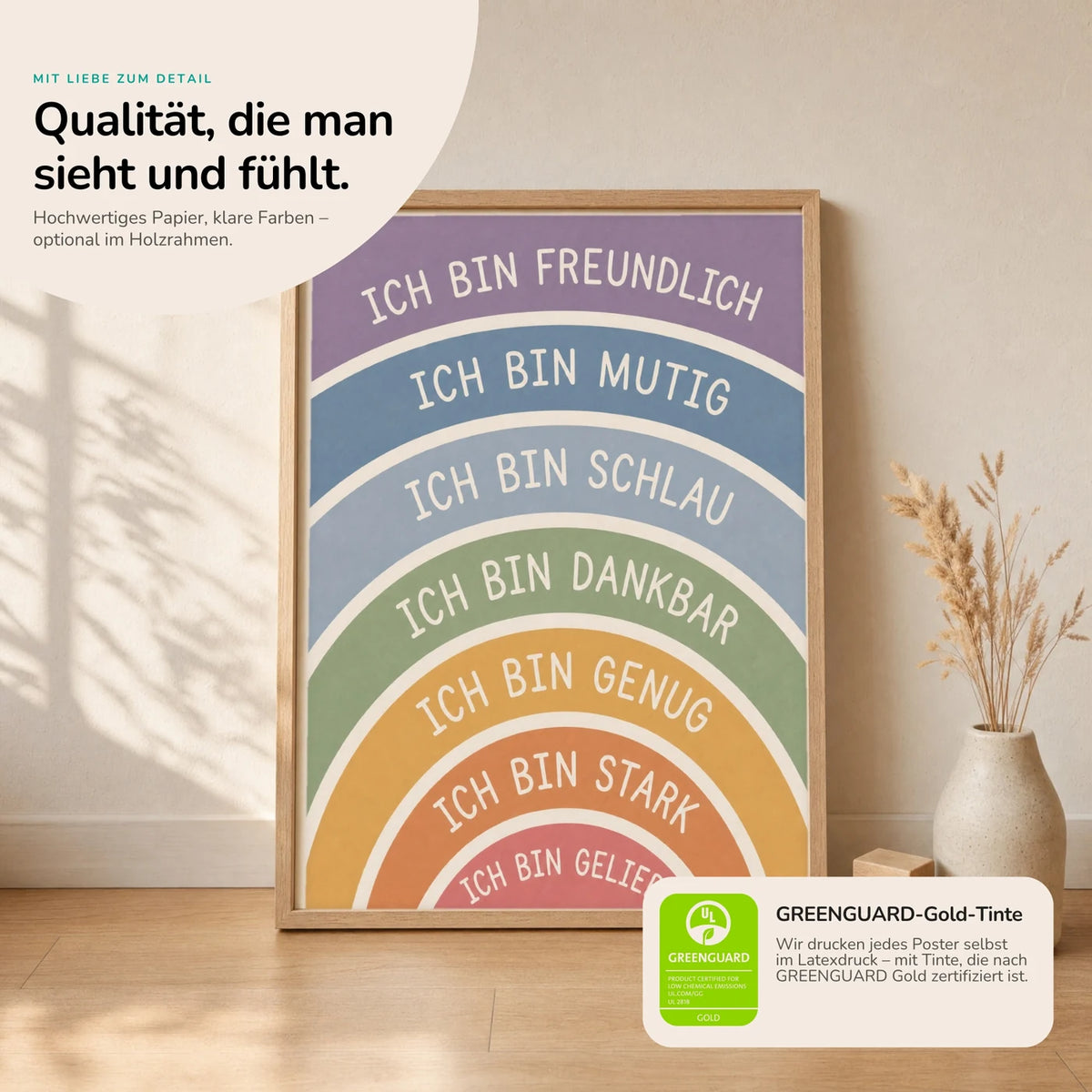 Kinderposter „Regenbogen Ich bin freundlich“ im Holzrahmen auf dem Regal – Poster mit Sprüchen fürs Kinderzimmer