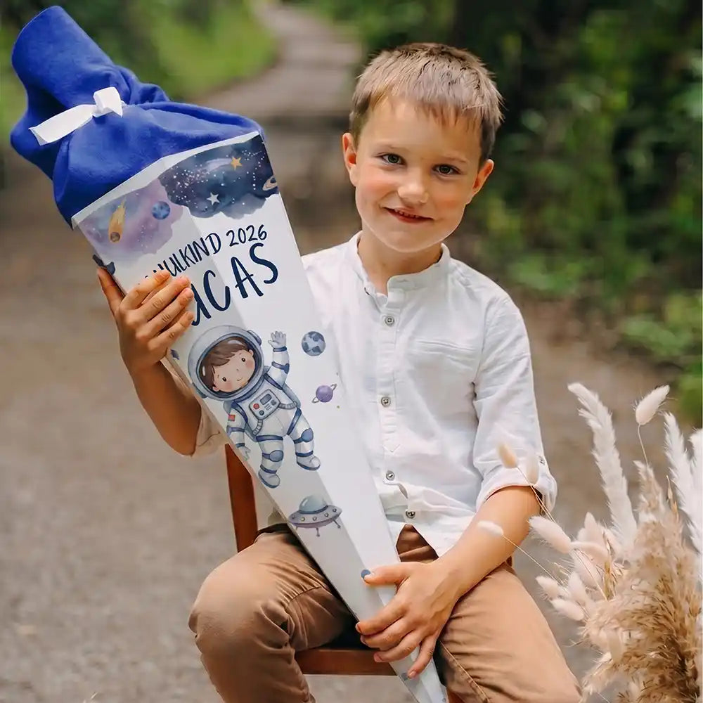 Schultüte personalisiert mit Name Astronaut Weltall – Junge-Lifestyle am Waldweg