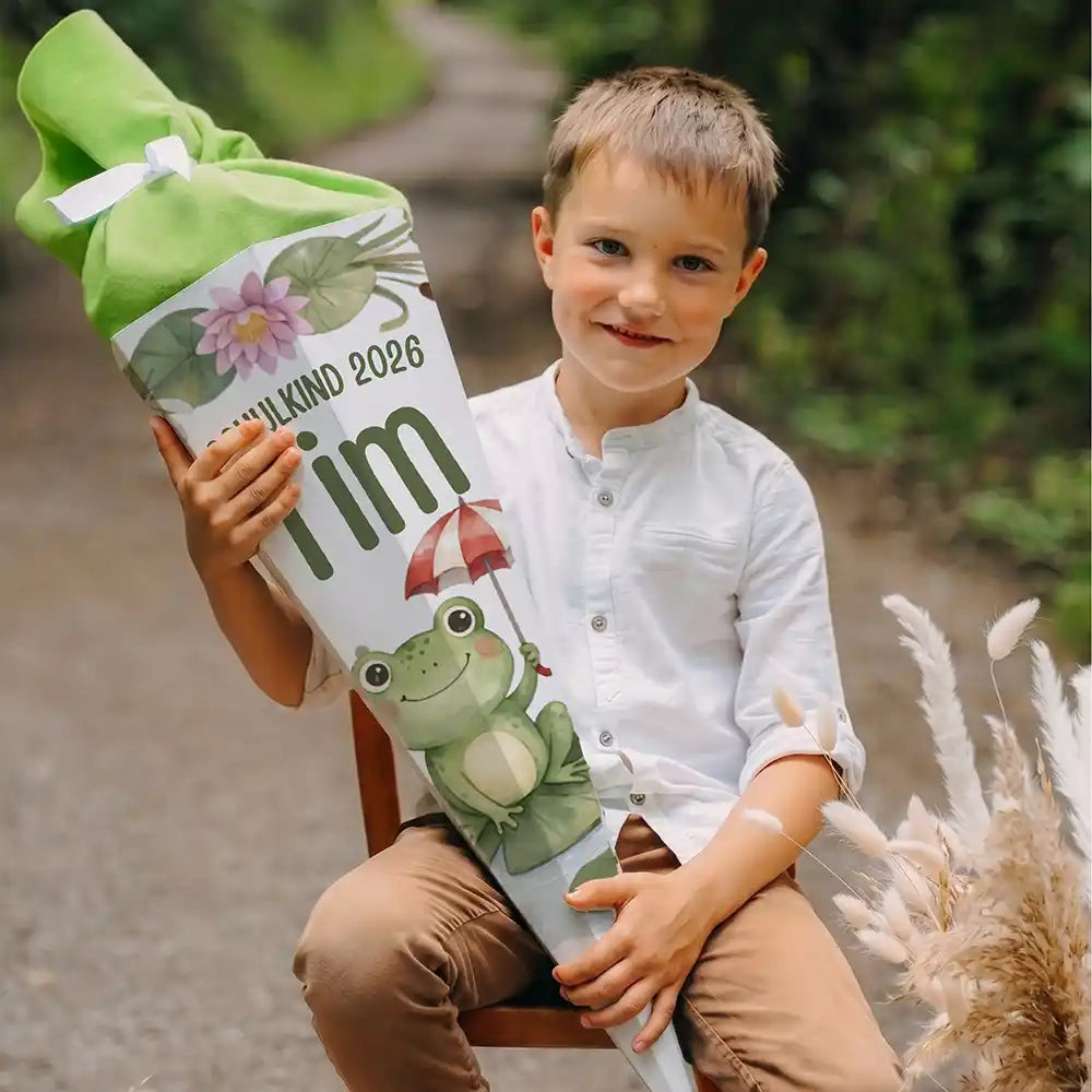 Schultüte personalisiert mit Name Frosch mit Schirm – Junge-Lifestyle am Waldweg