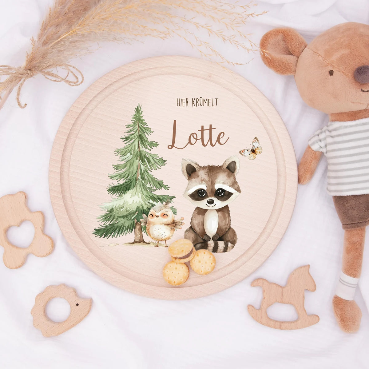 Rundes personalisiertes Frühstücksbrettchen Waschbär und Vogel mit Namen für Kinder