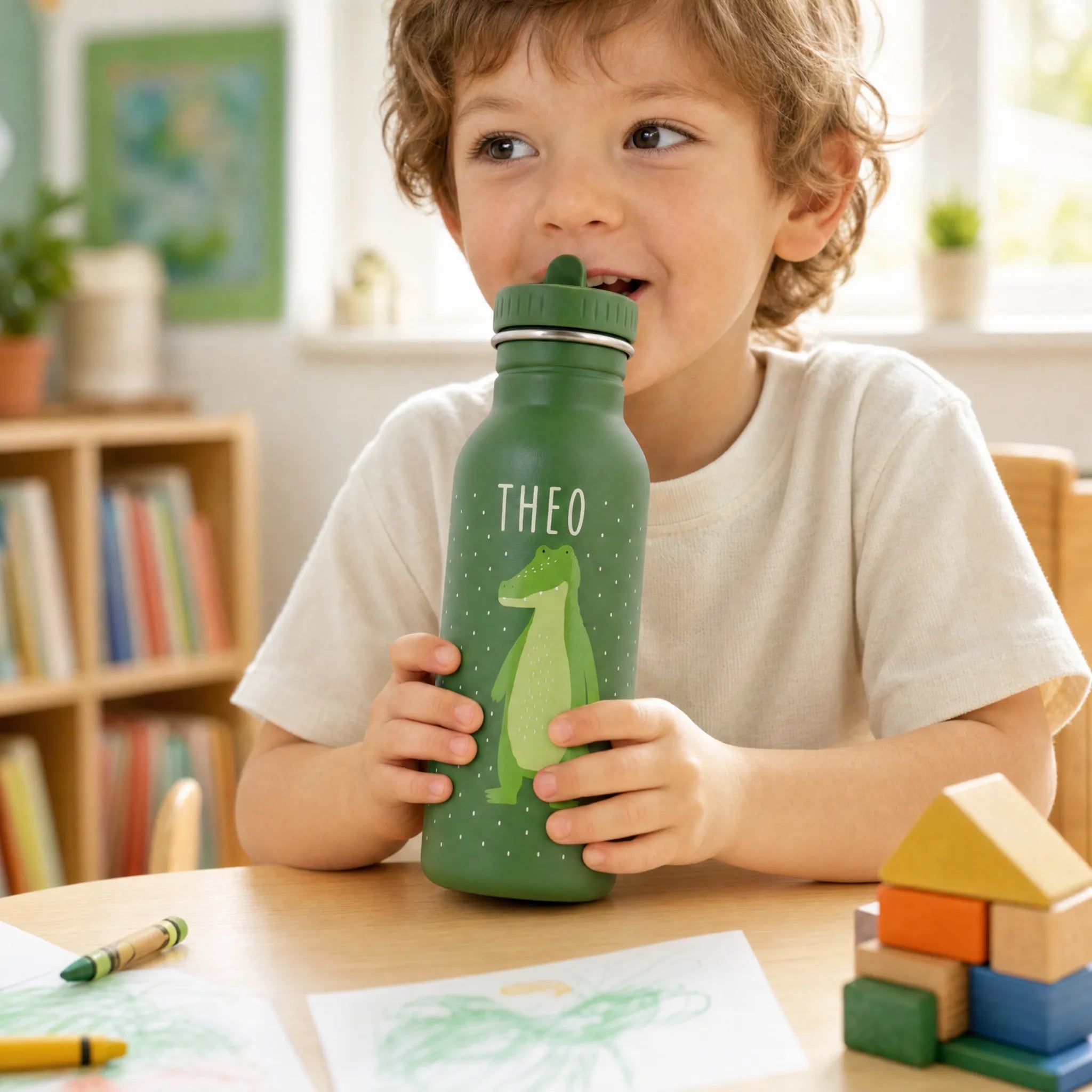 Trixie Trinkflasche Kinder Krokodil, 350 ml mit Trageschnur und Gravur
