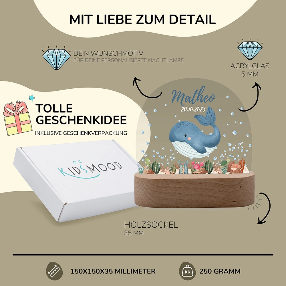 Nachtlicht Wal personalisiert – 150 × 150 × 35 mm, 5 mm Acrylglas, Holzsockel, mit Geschenkverpackung