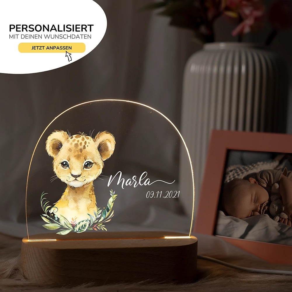 Nachtlicht Löwe mit Namen im Kinderzimmer – personalisiertes Geschenk zur Geburt