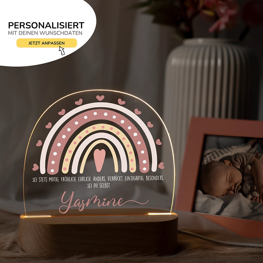Nachtlicht Regenbogen mit Namen im Kinderzimmer – personalisiertes Geschenk zur Geburt