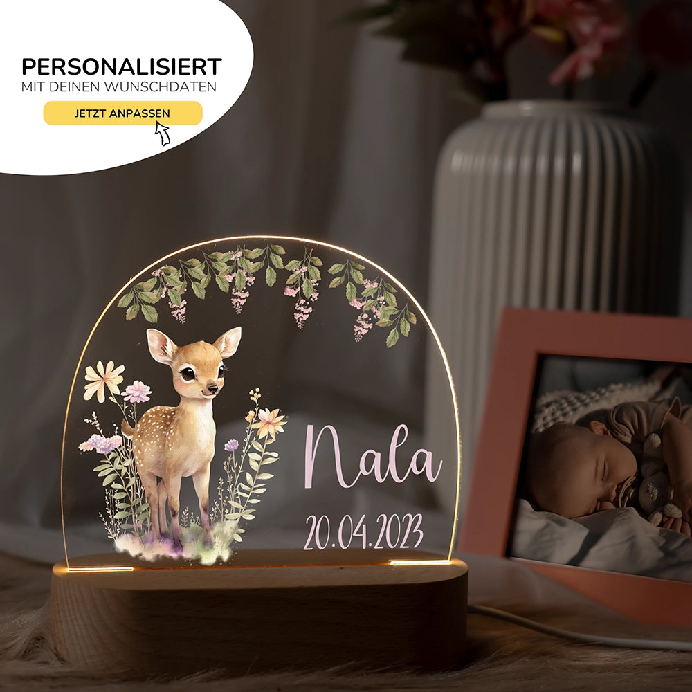 Nachtlicht Reh mit Namen im Kinderzimmer – personalisiertes Geschenk zur Geburt