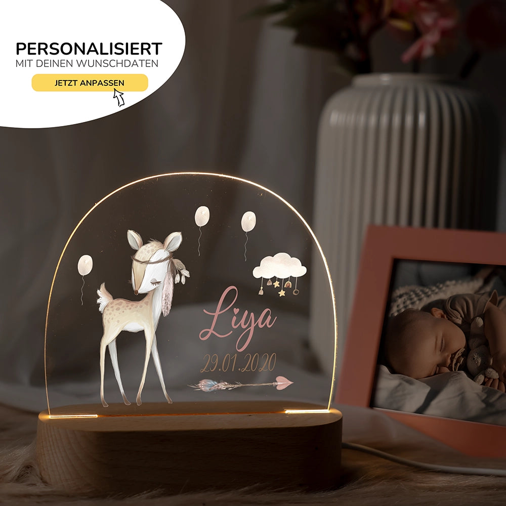 Nachtlicht Reh mit Namen im Kinderzimmer – personalisiertes Geschenk zur Geburt
