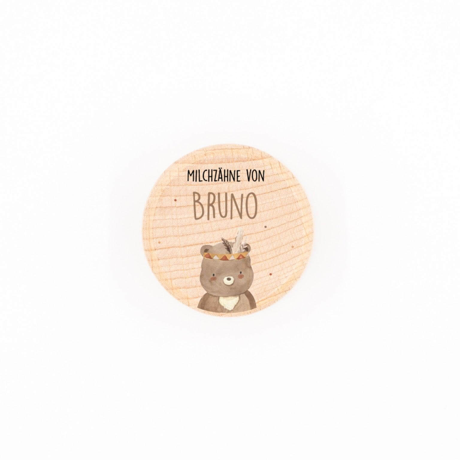 Personalisierte Zahndose aus Holz mit dem Namen Bruno und einem niedlichen Bären-Design.