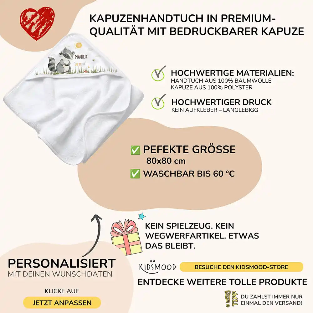 Personalisiertes Kapuzenhandtuch Baby Waschbär Wiese – Boho-Flatlay mit Palmblatt-Akzent