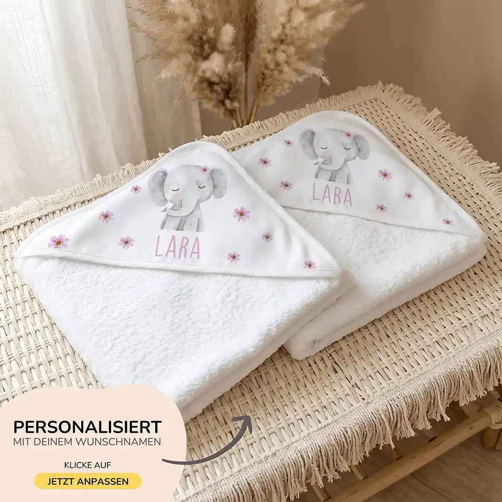 Personalisiertes Kapuzenhandtuch Baby Elefant Blüten – 500 g/qm Baumwoll-Frottee Detail