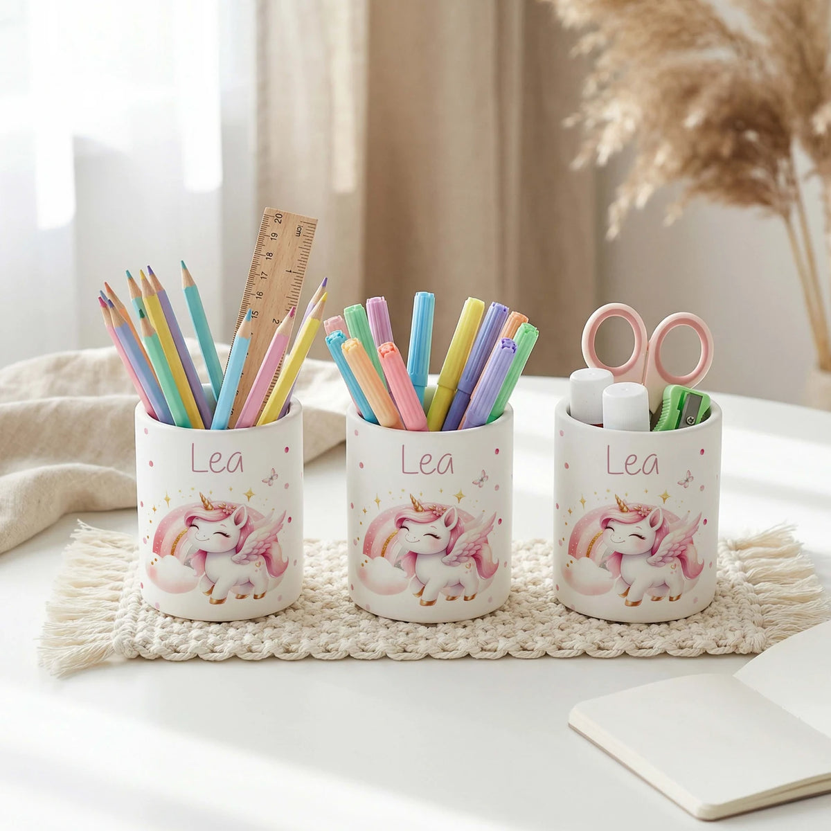 Personalisierter Stiftehalter Einhorn Flügel – Keramik mit Wunschname