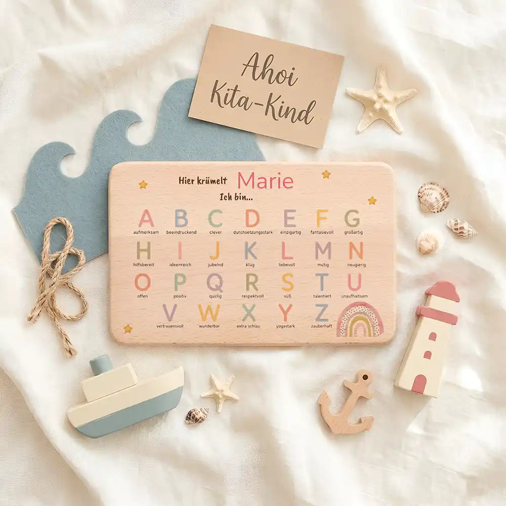 ABC Brettchen Kinder personalisiert Sterne & Regenbogen – Maritim-Lifestyle Ahoi